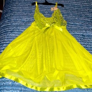 🔥🔥🔥Brand New XL Lime Green Lingerie with matching thong